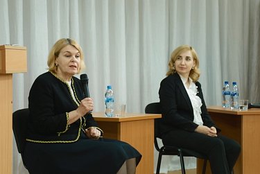 На вопросы жителей отвечают врачи